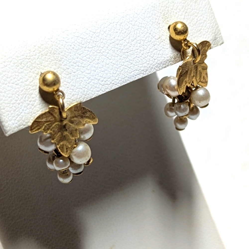 Vintage Goldtone and Faux Pearl Grape Cluster Pierced Earrings - Picture 5 of 9